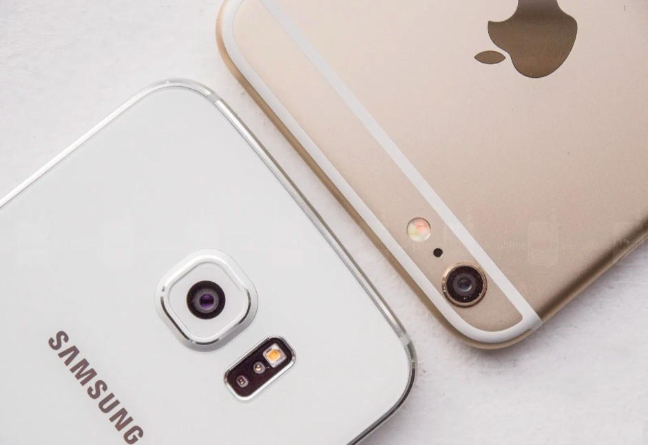 На Apple и Samsung подали в суд за вредное излучение в их смартфонах